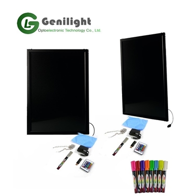 変更可能なRGBSMD5050LEDストライプとDC12V出力付きのサイン書き板