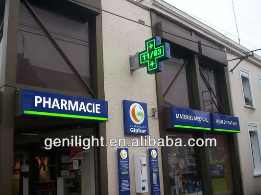 高コントラスト比 1200x1200 緑色 LED クロスディスプレイ 屋外デザインの薬局用