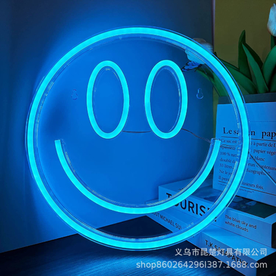 5Vの電圧LED スマイリーフェイスサイン ティーンエイジャー・ガールズ向け パーソナライズされた壁飾り